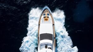 feast boat 11600X900_0002_fast boat 2